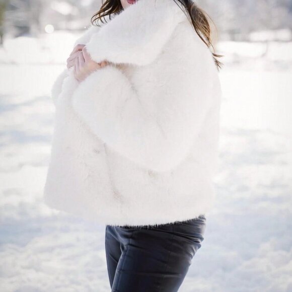 White Preppy Women's Casual Luxury Faux Fur Coat - Picture 4 of 6